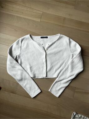 Brandy Melville Cream Cropped Button Front Cardigan